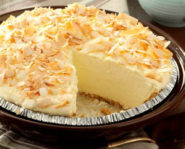 Quick Coconut Cream Pie in 15 Mins: Creamy, No-Bake Bliss That Tastes Like Vacation!