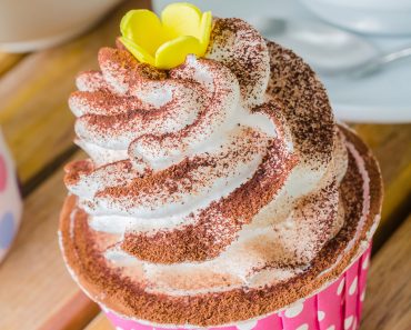 Tiramisu Cupcakes (The Best Simple Recipe!)