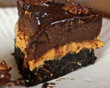 Peanut Butter Lover Fudge Cake Recipe (Gordon Ramsay Favorite)