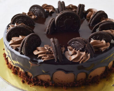 Decadent Chocolate Oreo Cream Cake (Food Network)