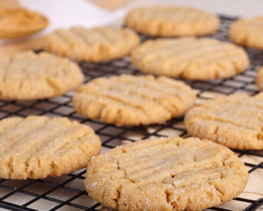 Peanut Butter Cookies (3-Ingredient Recipe)