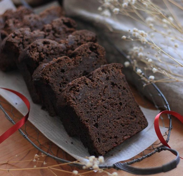 LipSmacking Dark Chocolate Coca Cola Pound Cake Gordon Ramsay Club