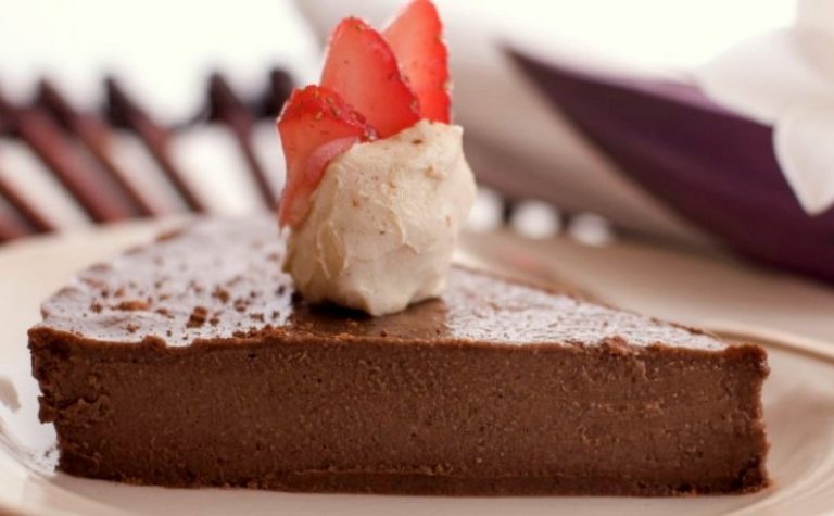 Creamy French Silk Chocolate Pie