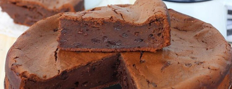 3-Ingredient Fudgy Chocolate Cake Recipe