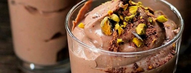This 10-Minute Baileys Chocolate Mousse Is So Creamy, It Should Be Illegal! This 10-Minute Baileys Chocolate Mousse Is So Creamy, It Should Be Illegal!