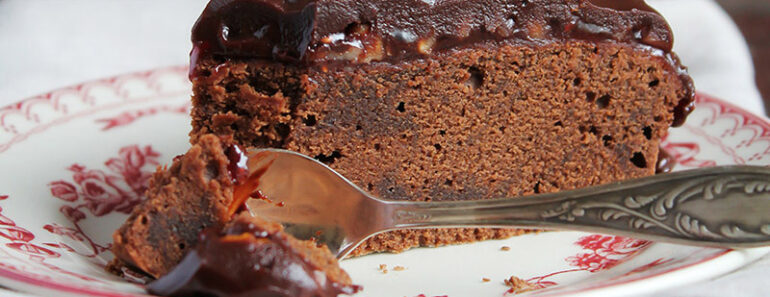 Tasty Chocolate Craving Cake