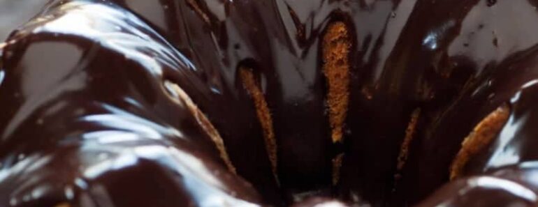 Creamy Éclair Bundt Cake