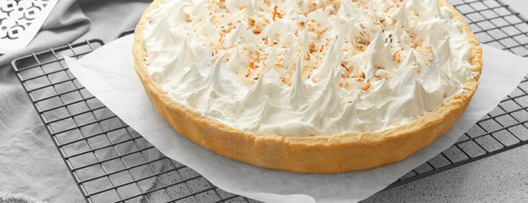 Decadent No-Bake Pina Colada Cream Pie Recipe