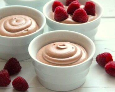 Chocolate Cheesecake Mousse with Raspberries Recipe