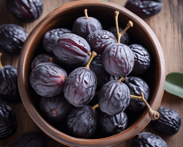 The Health Benefits of Eating Prunes (Aside From Helping You Poop)