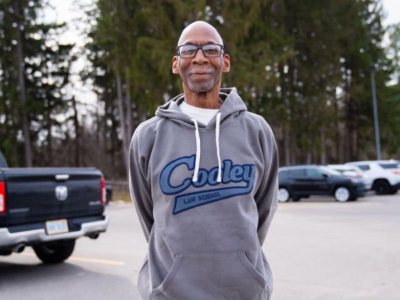 Detroit Man Dell Crawford Released After 17 Years in Prison as Judge Vacates Murder Conviction and DNA Evidence Excludes Him