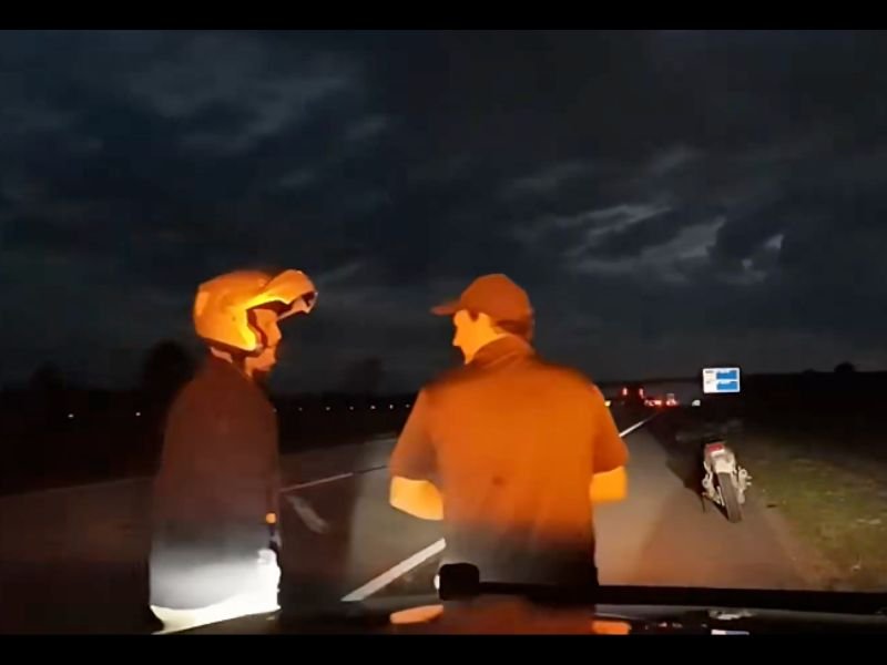 Motorist Stops Along I-57 in Rural Arkansas to Help Stranded Biker in the Dark, Using Gas Can and Jump Pack to Get Him Back on the Road