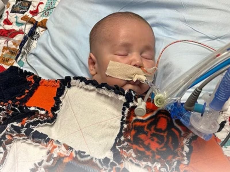 Oregon Infant&rsquo;s Fight for Life: 7-Week-Old Baby Battles Two Rare Conditions in Hospital ICU as Doctors Monitor Critical Case