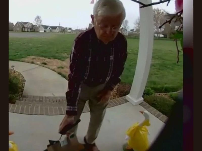 Tennessee Community Raises $580,000 to Help Elderly DoorDash Driver Finally Retire After Doorbell Video Touched Millions