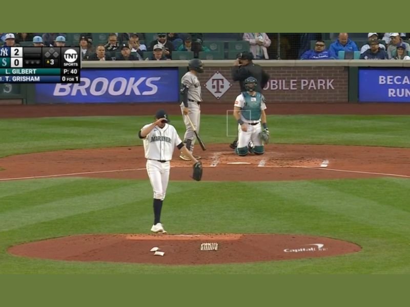 MLB Umpire Alfonso M&aacute;rquez Left Stunned After ABS Challenge Overturns Missed High Strike Call During Yankees Review