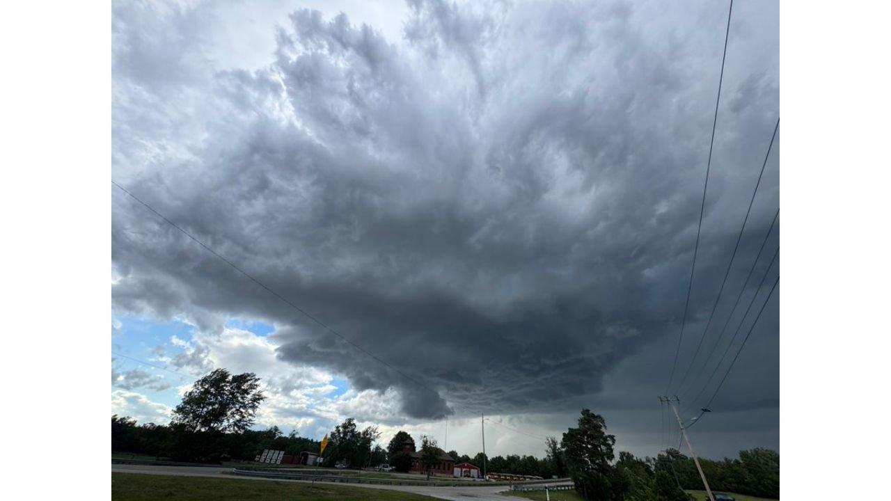La Fontaine Indiana Rotating Supercell Shows Ominous Skies Wednesday But Cool Dry Surface Air Prevents Tornado Touchdown